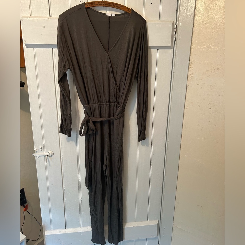 Gap large grey long sleeve vneck pants romper jumpsuit